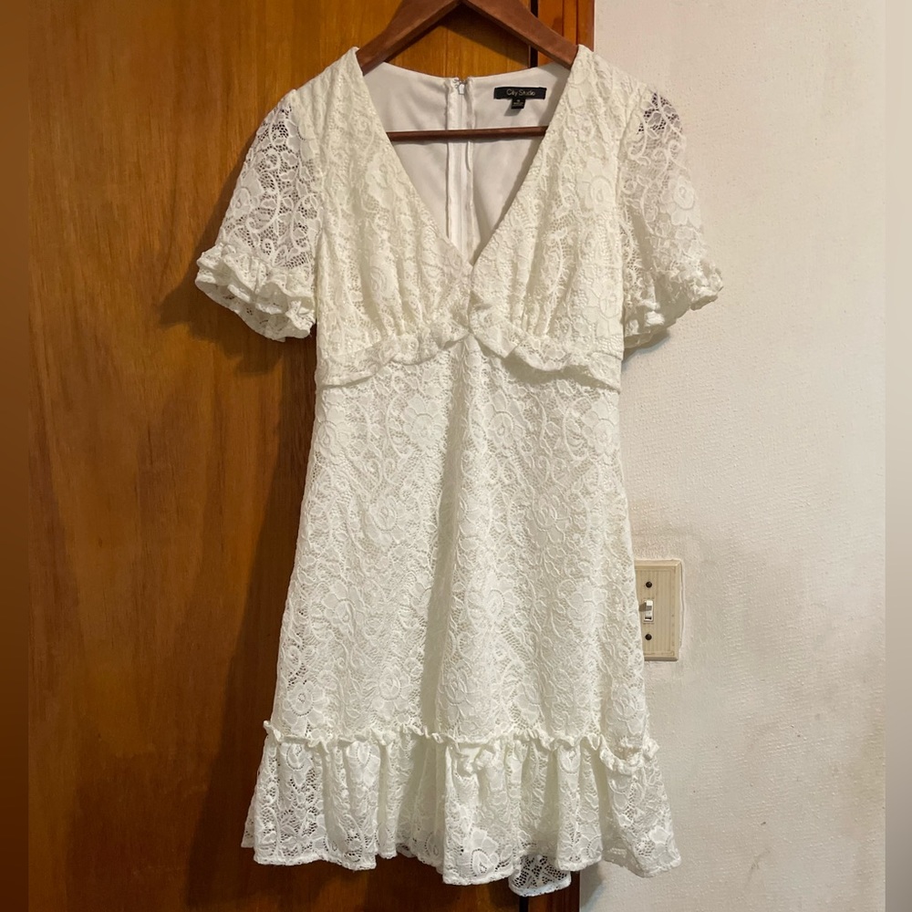 Pretty white dress!! Size9 City Studio